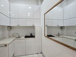 SQUARE 2 (D11), Retail #497413421